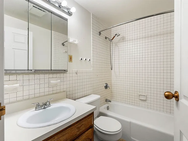 357 Commercial St #412 — Photo 16