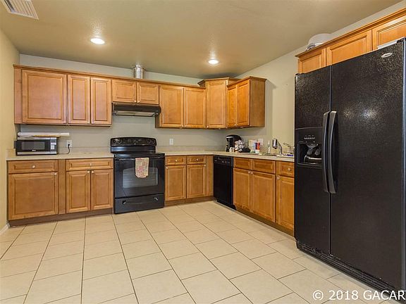 5th image of 10480 NW 193rd St