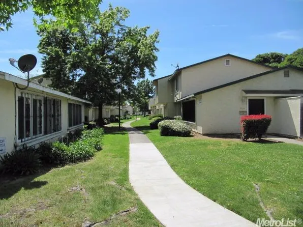 7646 La Mancha Way, Sacramento, CA 95823