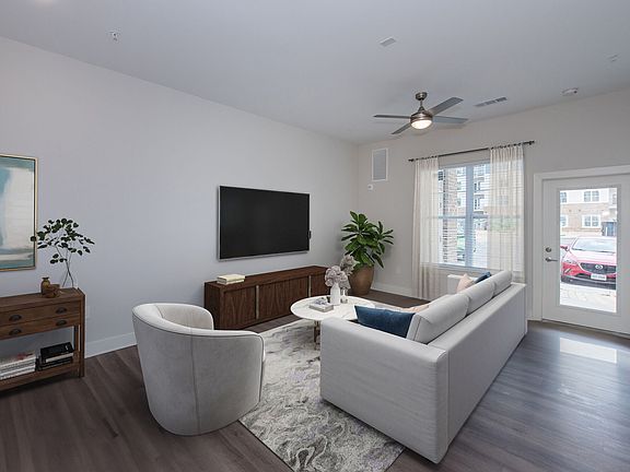 4th image of 10519 Spotsylvania Ave #233