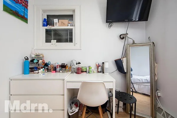 Rented by Mdrn Residential | media 30