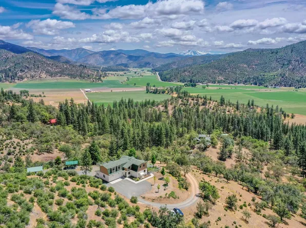 925 Oak Hill Ln, Fort Jones, CA 96032
