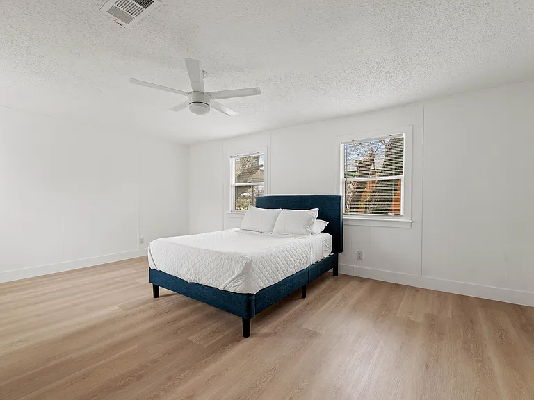 914 E Standifer St — Photo 21