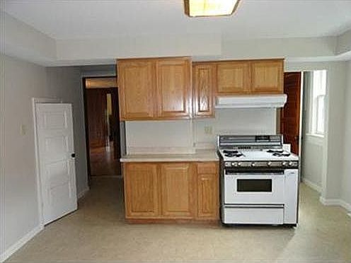 3rd image of 8820 Fremont Pike