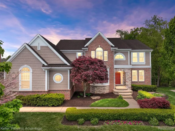 5730 Strawberry Cir, Commerce Township, MI 48382