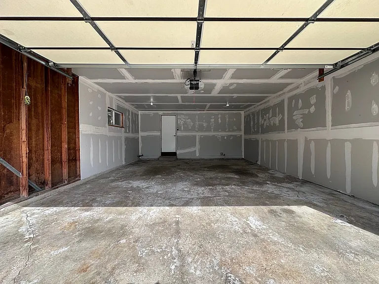 430 E 1st Ave — Photo 34