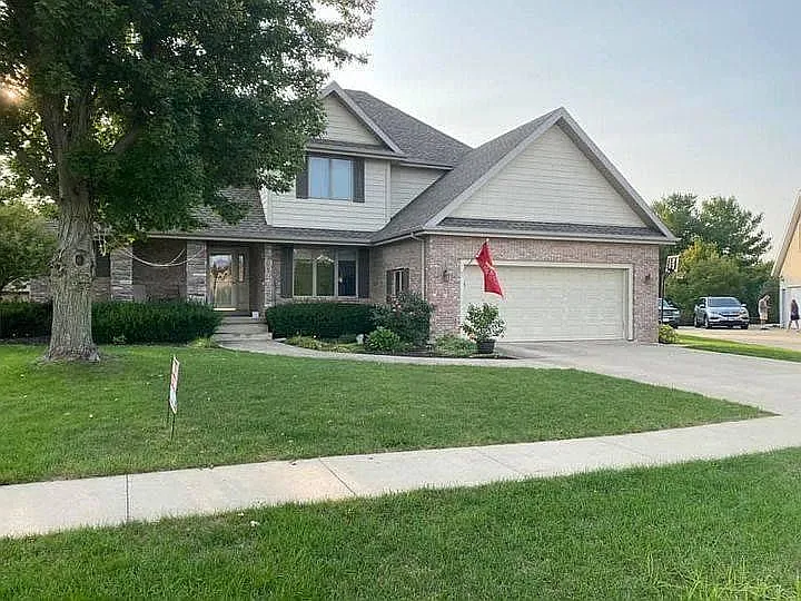 585 Westberry Ln photo 1