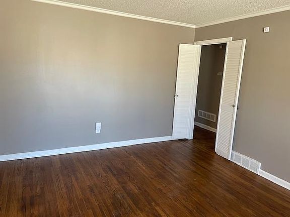 5th image of 221 Elmer Ave