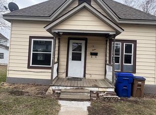 12 6th Ave NE, Oelwein, IA 50662