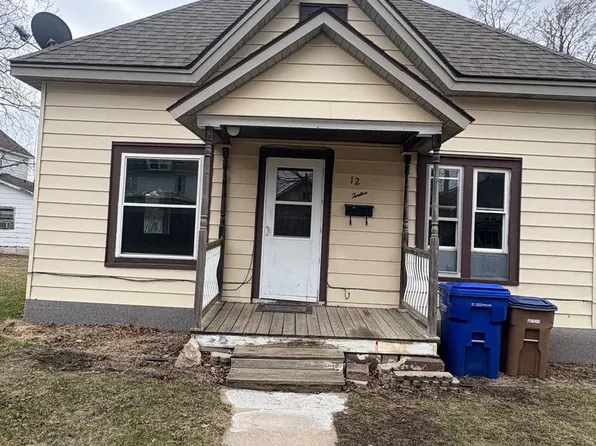 12 6th Ave NE, Oelwein, IA 50662