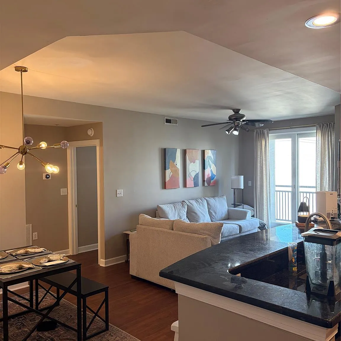 1 bed, 1.0 bath, 878 sqft, $1,750 — Photo 4