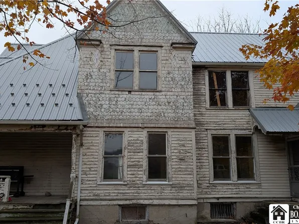 17 Central Ave, Brocton, NY 14716