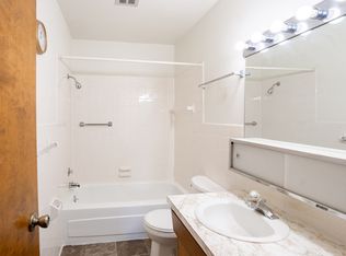 315 30th Ave N #4, Fargo, ND 58102
