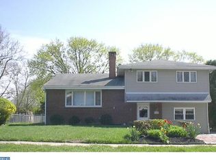 410 Beacon Hill Ln, Plymouth Meeting, PA 19462