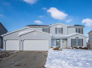 3206 Cave Creek Rd, Bloomington, IL 61704