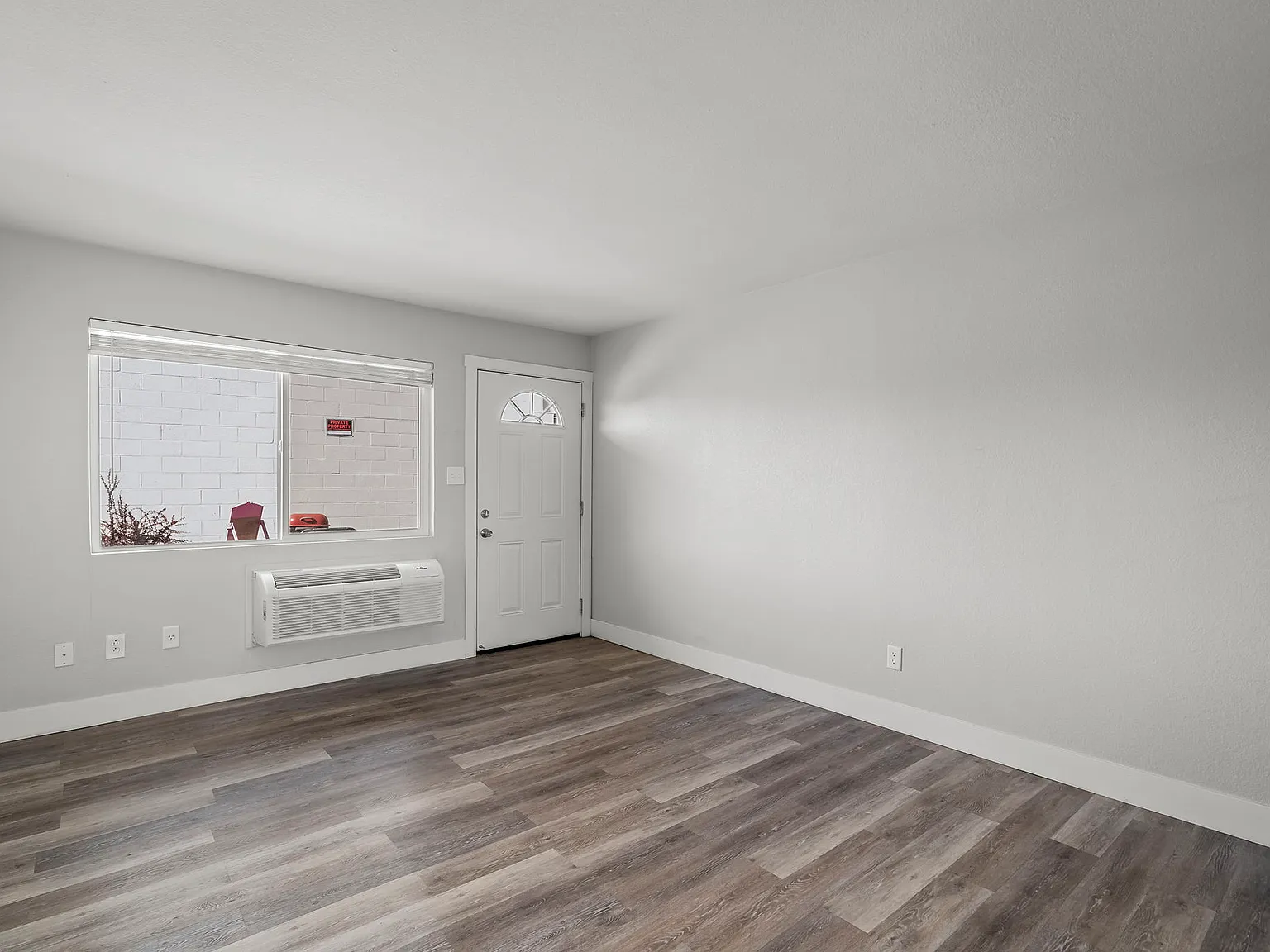 1 bed, 650 sqft, $1,200 — Photo 3