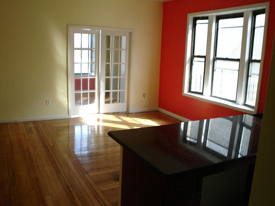 2nd image of 160 Wadsworth Ave APT 602