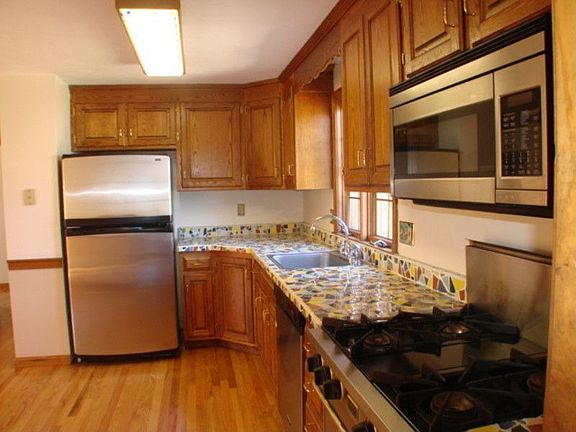 4th image of 1 Hennessey Dr