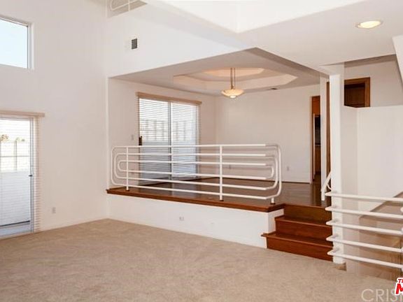 5th image of 14235 Dickens St Unit 8