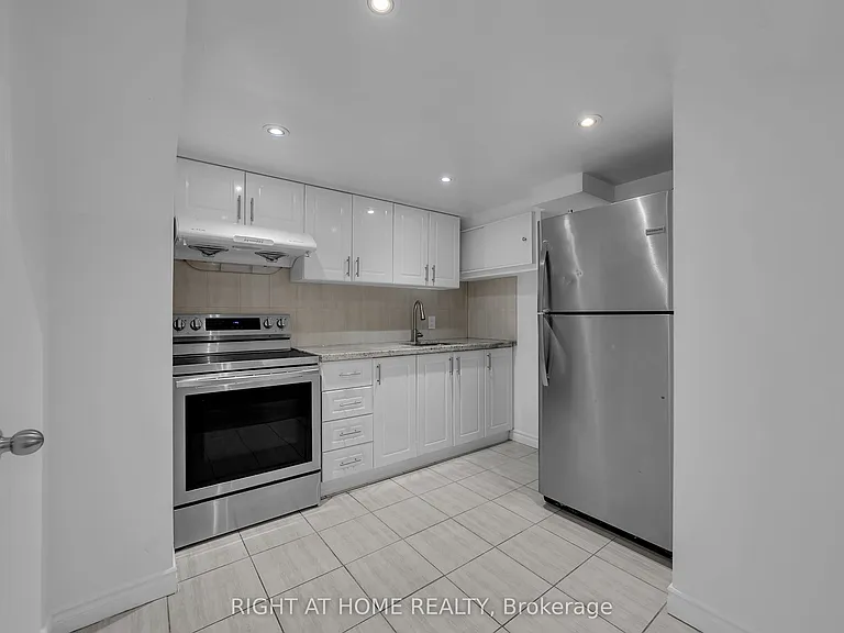 303 Blue Grass Blvd — Photo 9