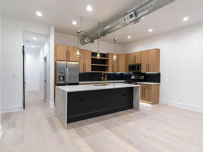 4745 N Beacon St #3S — Photo 3