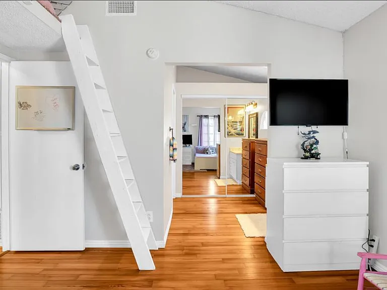 720 Matthisen Cir — Photo 20
