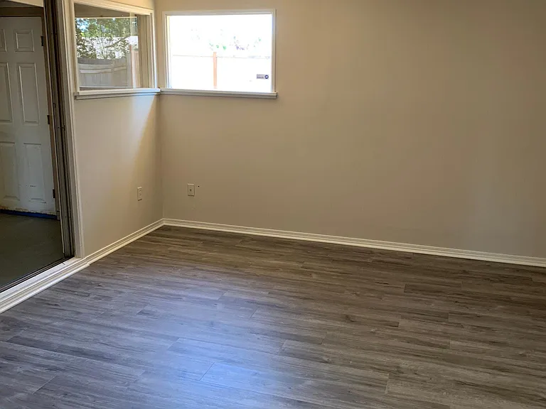 866 Pierce Ave NE — Photo 10