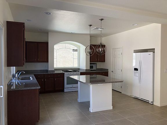 3rd image of 8221 Dover Canyon Ct