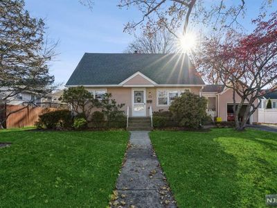 384 Monmouth Ave, New Milford, NJ, 07646