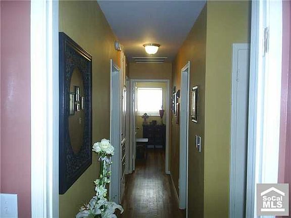 4th image of 2334 Larchmont Ave