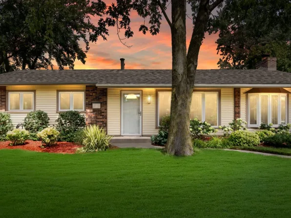 1735 Highland Blvd, Hoffman Estates, IL 60169