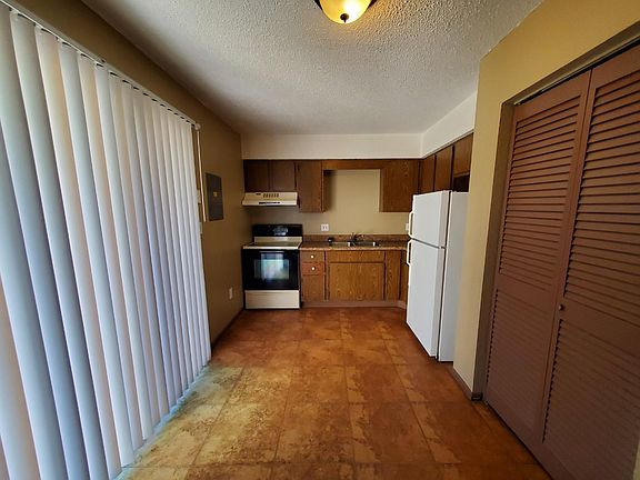 5th image of 715 NE Banner Dr APT B