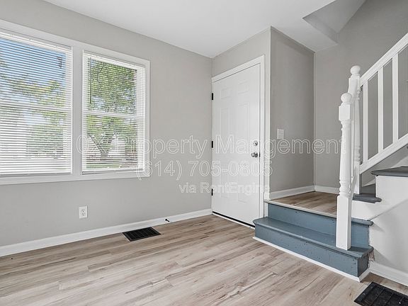 4th image of 782 Whitethorne Ave
