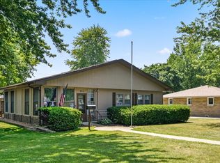 350 E Chestnut St, Paxton, IL 60957