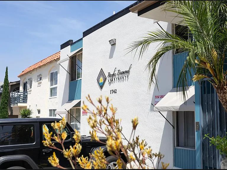 Entrance to Pacific Diamond
