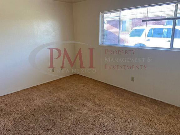 4th image of 1102-1108 Chaparro St #1106