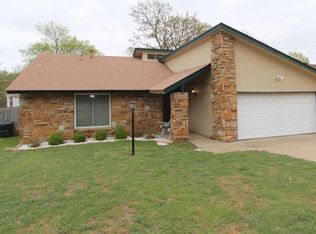 3107 S Skylane Dr W, Sand Springs, OK 74063