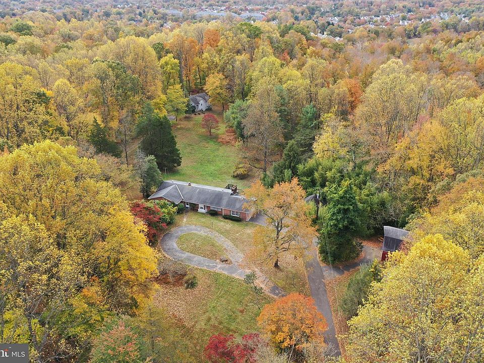 1st image of 3901 Largo Rd