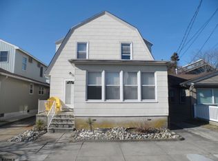 4 N Clermont Ave, Margate, NJ 08402