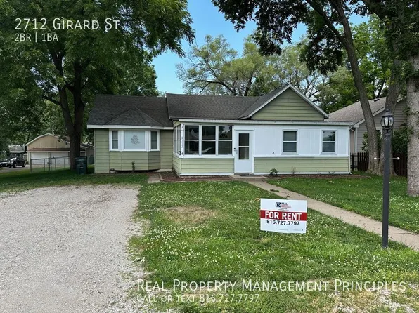 2712 Girard St, Leavenworth, KS 66048