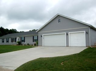 52867 Rachael Ct, Middlebury, IN 46540