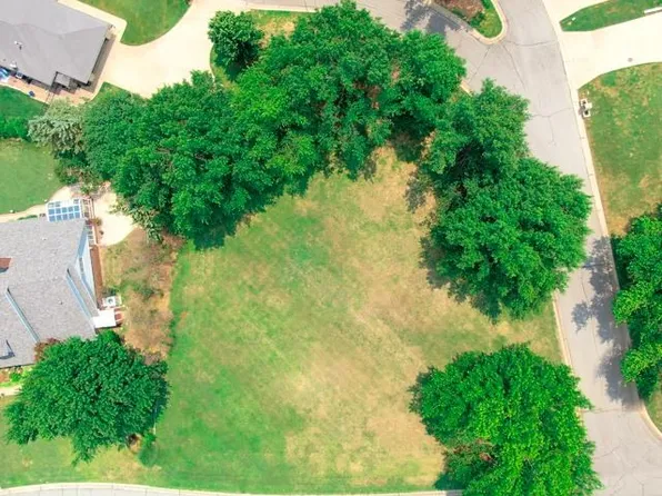 23 Stoneridge Rd, Ponca City, OK 74604