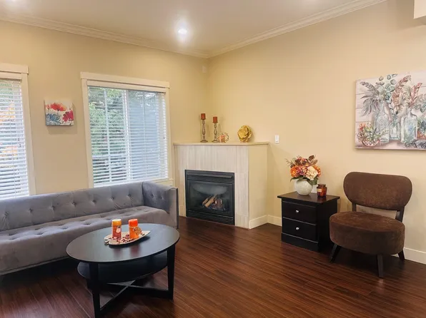 9811 Ferndale Rd #16, Richmond, BC V6Y 1X4