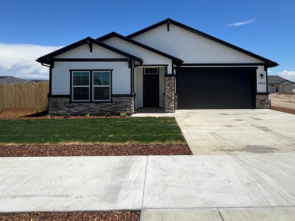 1st image of 1068 S Mesa Oak Street