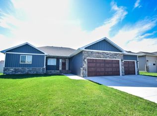 4719 6th St W, West Fargo, ND 58078