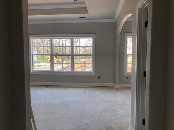 5th image of 16 Francis Dr