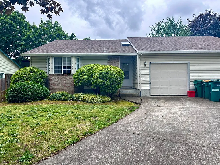 Adorable and Spacious!! Troutdale Duplex in Cul-de-sac!! — Photo 2