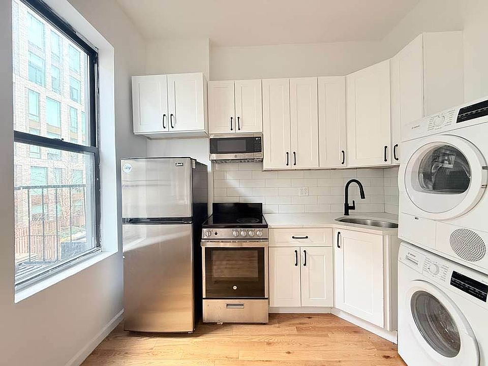 1st image of 323 W 42nd St APT 4r