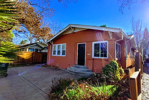 3022 D St Photo 1