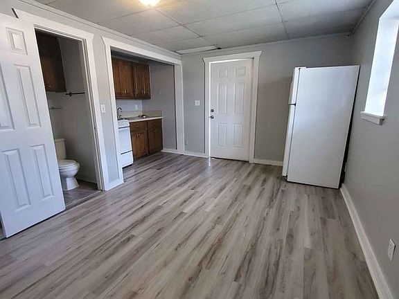 3rd image of 104 S Moore Ave #2